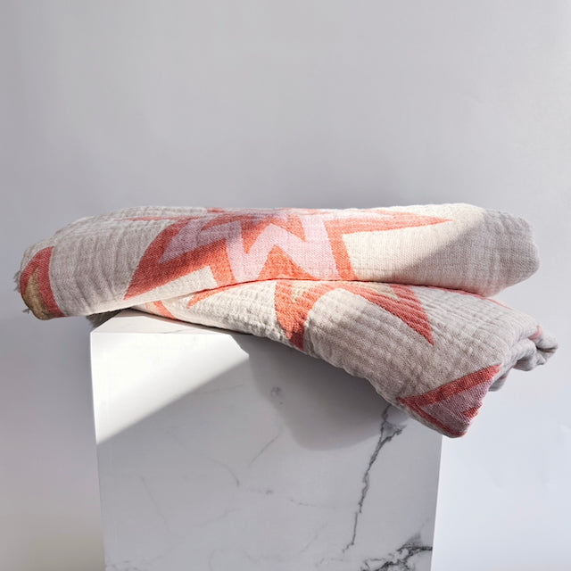 Blanket, soft pink/orange