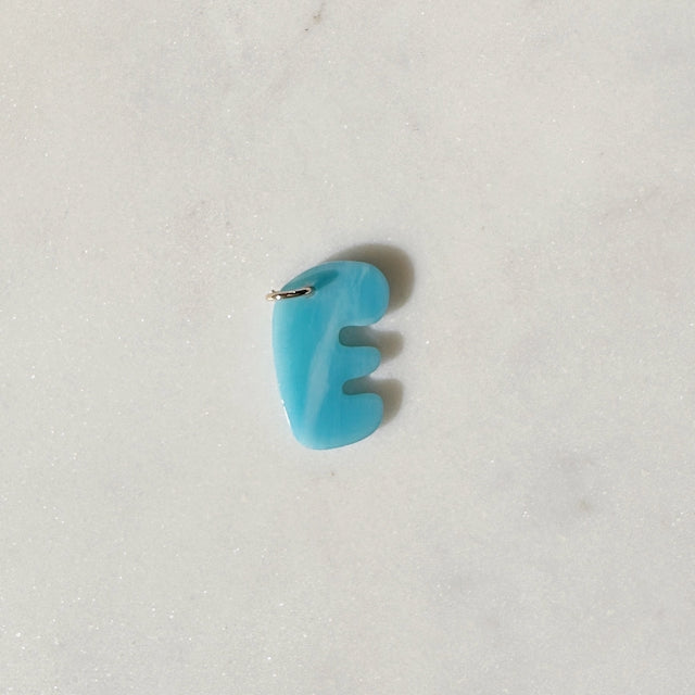 Buchstaben-Anhänger E