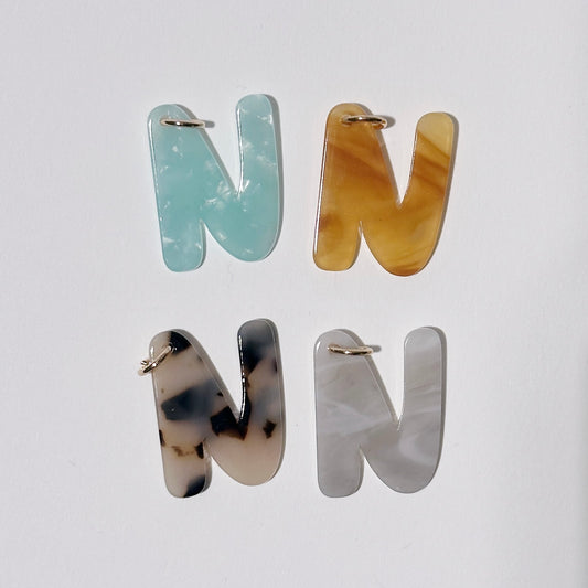 Buchstaben-Anhänger N