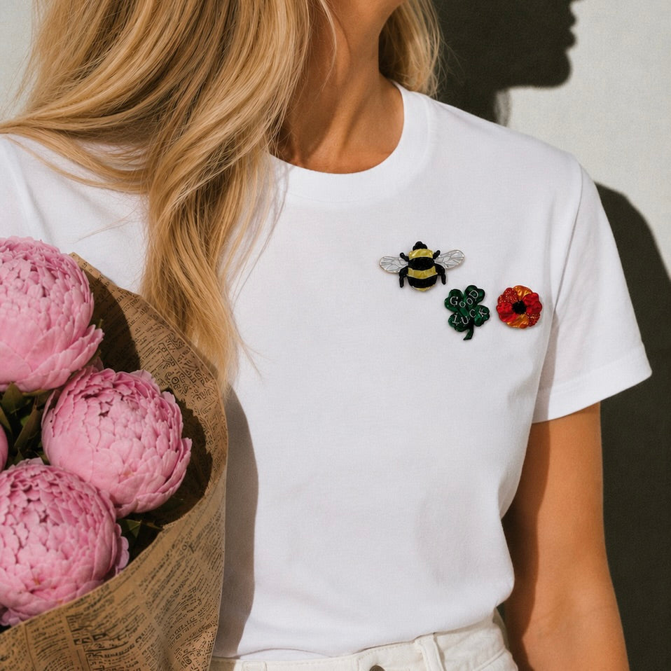 Brosche Hummel