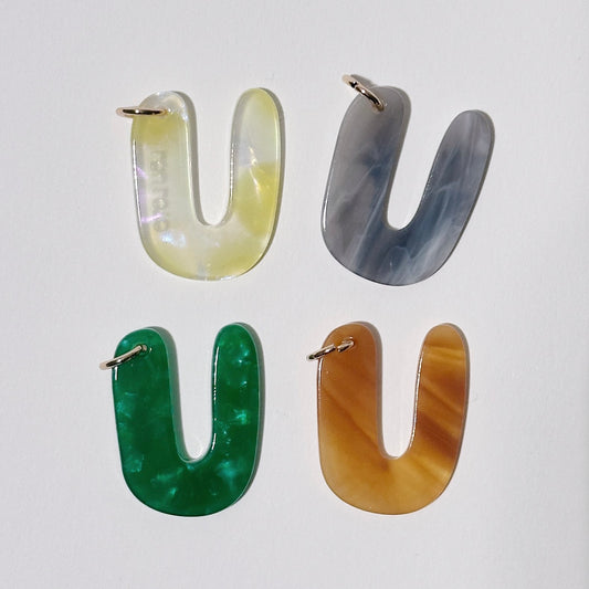 Buchstaben-Anhänger U
